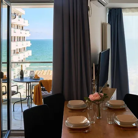 Mira In Infinity - Parking アパート